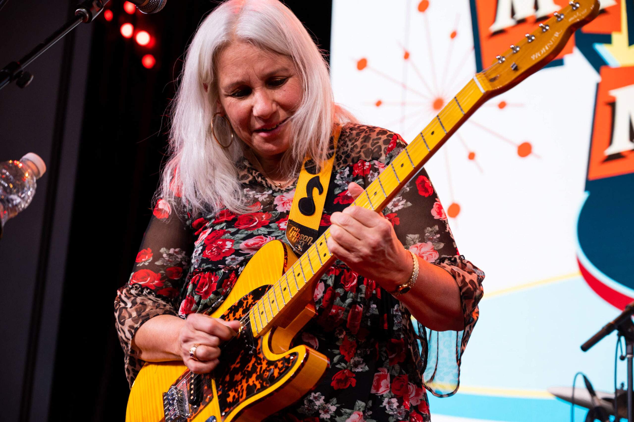 Lynda Kraar playing her Madcat